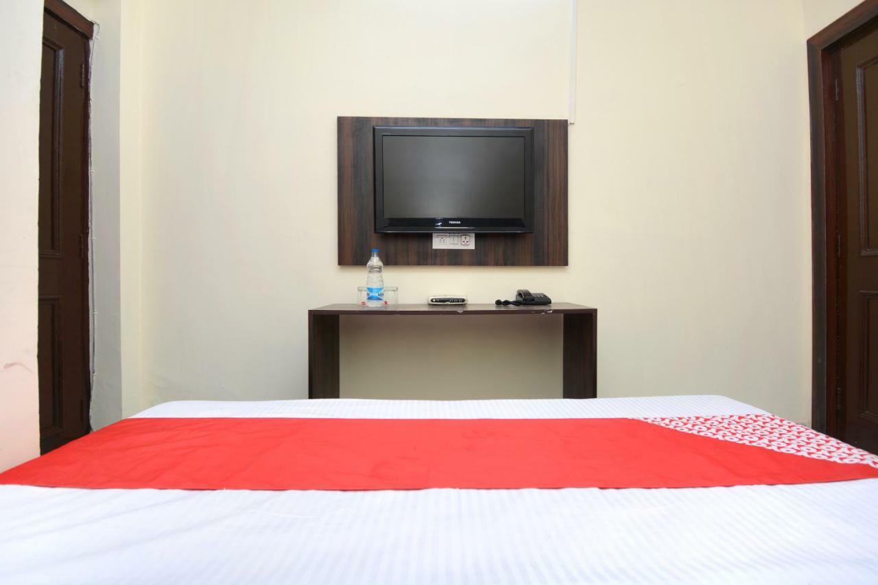 Oyo 28179 Ambay Guest House Jalandhar Exteriör bild