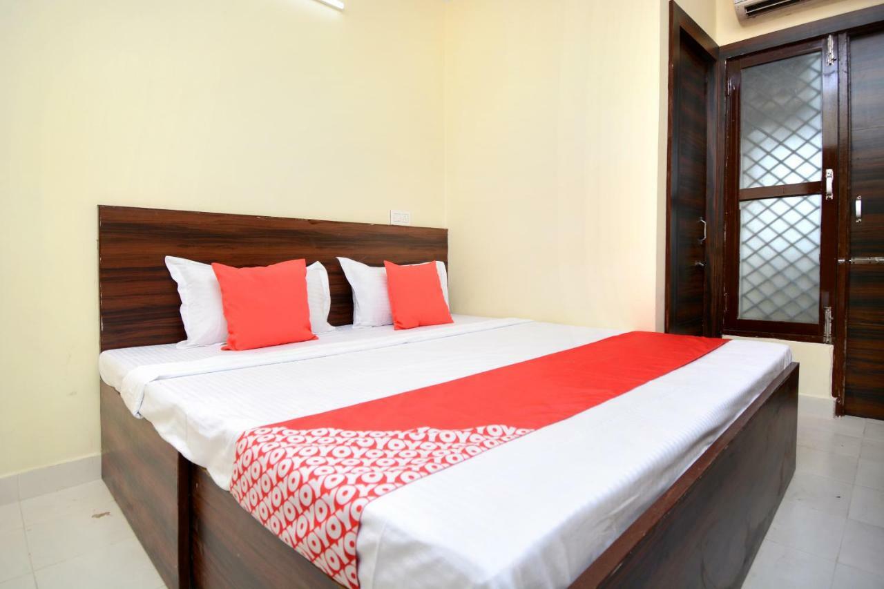 Oyo 28179 Ambay Guest House Jalandhar Exteriör bild